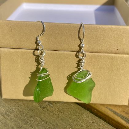 earrings green
